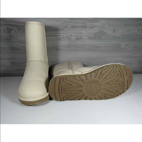UGG CLASSIC SHORT CASHMERE LEATHER BOOTS - Picture 6 of 8